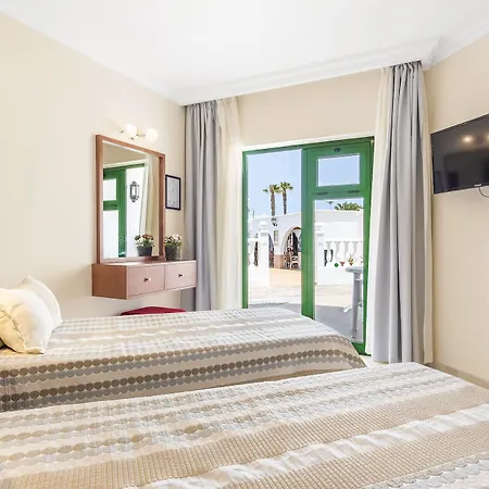 Hotel Las Adelfas
