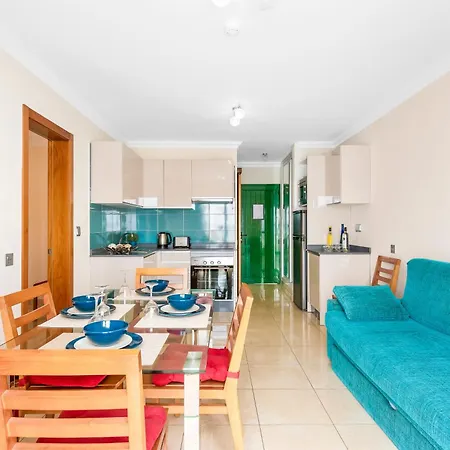Hotel Adelfas