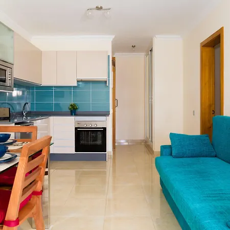 Hotel Adelfas