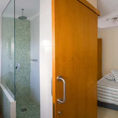 Hotel Adelfas