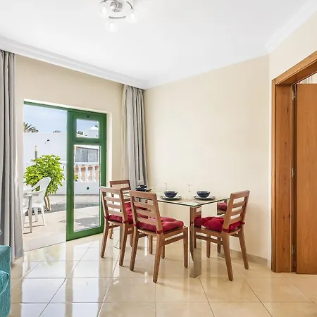 Adelfas Hotel 3*